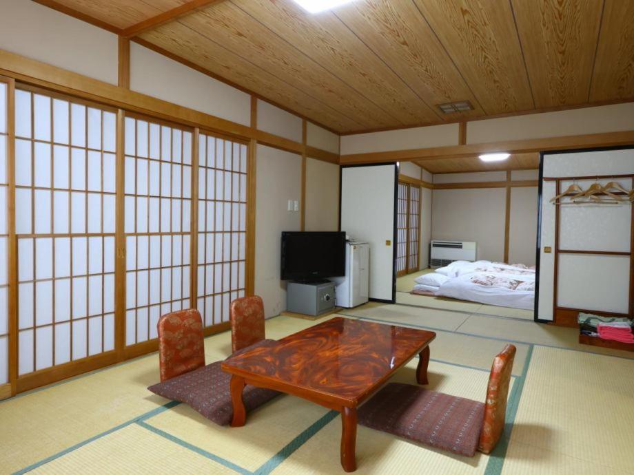 汤田中酒店 山之內 外观 照片